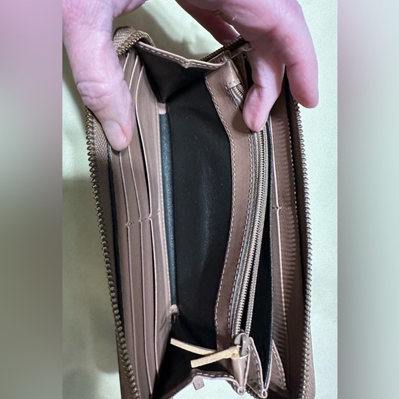 Gucci Wallet - Picture 9 of 14